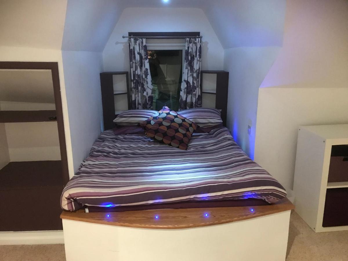 Top Floor In Beautiful Home Weymouth Extérieur photo